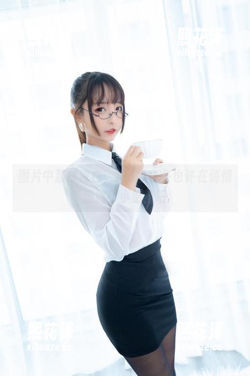 神楽坂真冬 图片中那抹纯白,神楽坂真冬也许在悄悄流露小小愿望吧