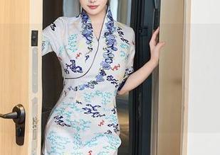 秀人网 – 纯白的诱惑——Carol周妍希的合集更新，脑子里乱七八糟的想法停不下来。