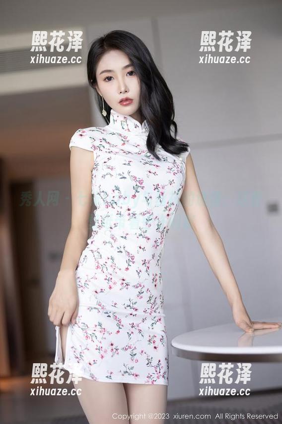 秀人网 - 七米baby与丝袜的迷情：这些壁纸带着些许调皮