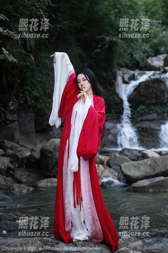 秀人网 - 娜娜子呀的写真更新，这裤里丝你我都难以抵挡！