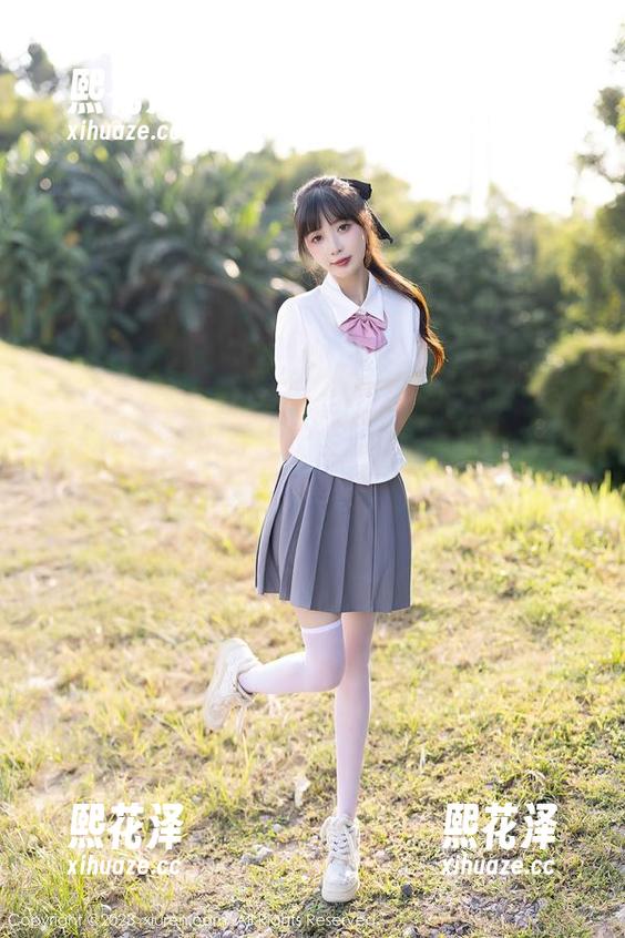 秀人网-安琪 秀人网 - 安琪穿上护士服的样子,得去墙上个壁纸原图自用一下!