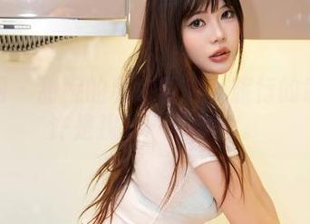 秀人网 – 甜妮的私房图集：旅行的意义或许是找到一个视角。