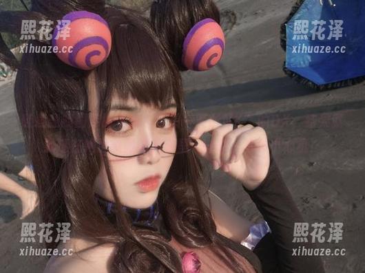 随意翻找图库时偶遇“芊川一笑MNK”的DX，结果就沉迷在她那微微的笑容里……喔，这种小心机！