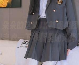 袜啵啵 – 朵朵的这波JK制服美图，是时候让我考虑一下衣橱里的选择了。
