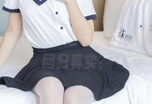 袜啵啵 – 甜甜圈裸足花絮版，原图竟然又回归真实？
