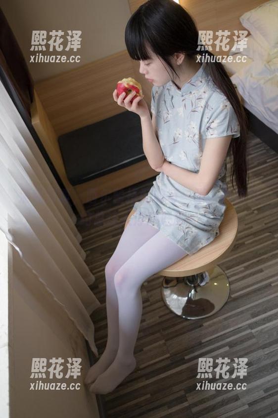 西尔酱 清纯写真,西尔酱搭配的每一张,隐隐约约总让人浮想联翩。