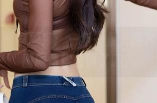 语画界 – 李丽莎：一年一景，图片里的原图剧情你看懂了吗？