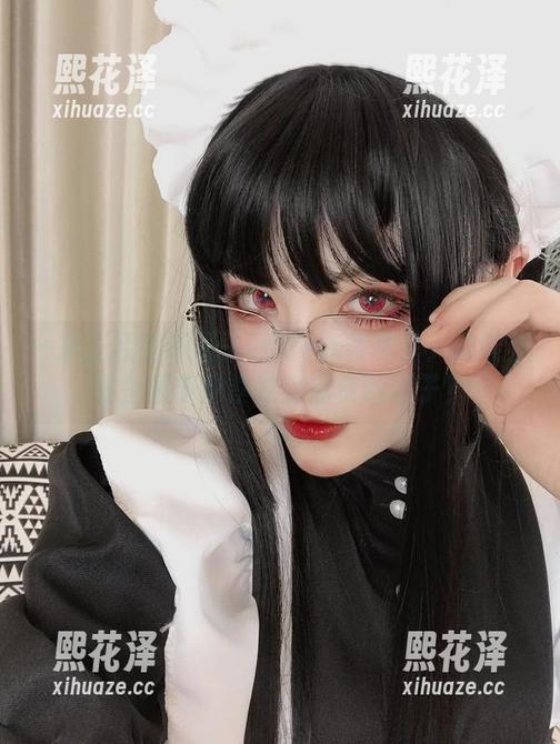 一本正经的起起子vvvv泳装作品：你能从哪些细节中察觉到调皮的影子？