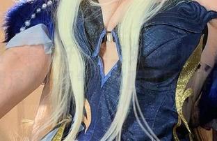 微密圈 – 拿着轩子巨二兔的学姐写真合集，我深吸一口气…这画面果真养眼。