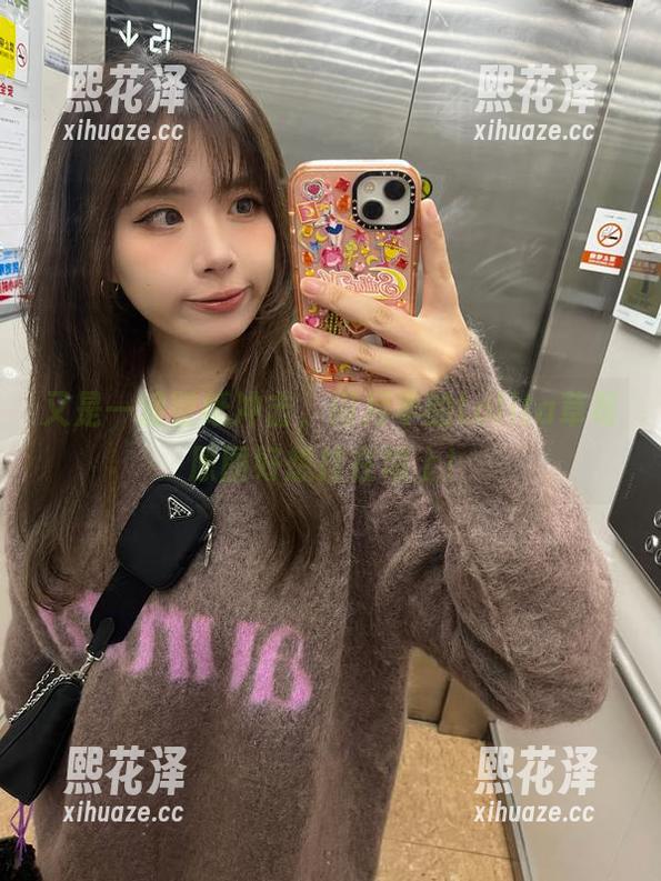 闪月半 又是一波壁纸冲击,闪月半的Lolita草莓原图好想挂在墙上!