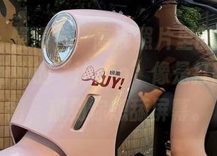 微密圈 – 慢慢看，高清照片里的陈妮妮UNI和那粉嫩的“jiojio”像是打翻了奶昔罐，甜到你想舔屏幕。
