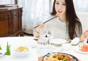 魅妍社 – Angela小热巴合集，死库水邂逅她的影棚魔法