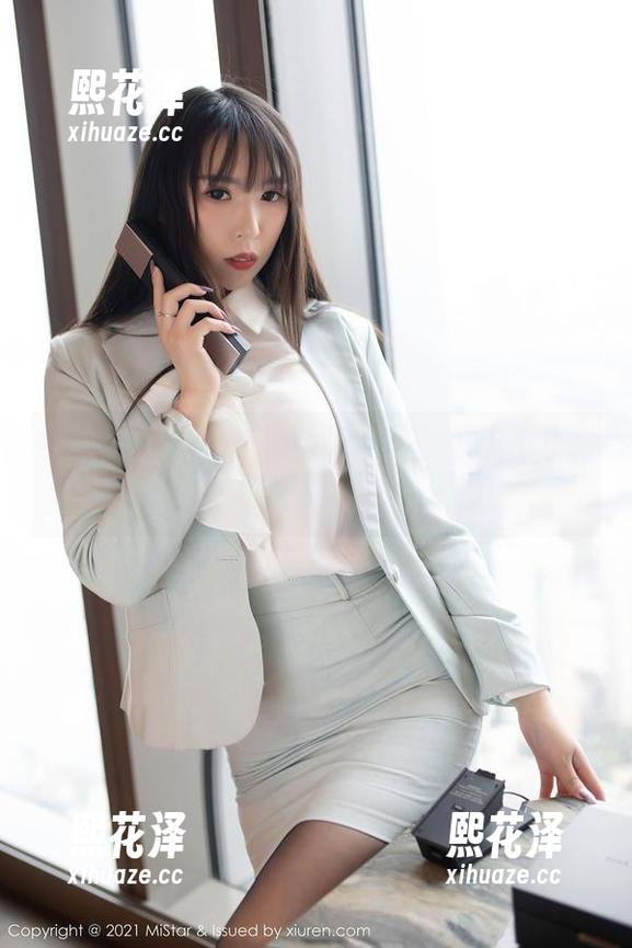 魅妍社 - 下载小乔Joyi黑丝，人生不止眼前的工作，还有这份小乐趣！