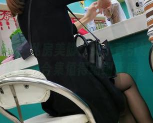 魔镜街拍 – 私房美脚：艾小青引领的脚步绽放，合集值得细细琢磨。