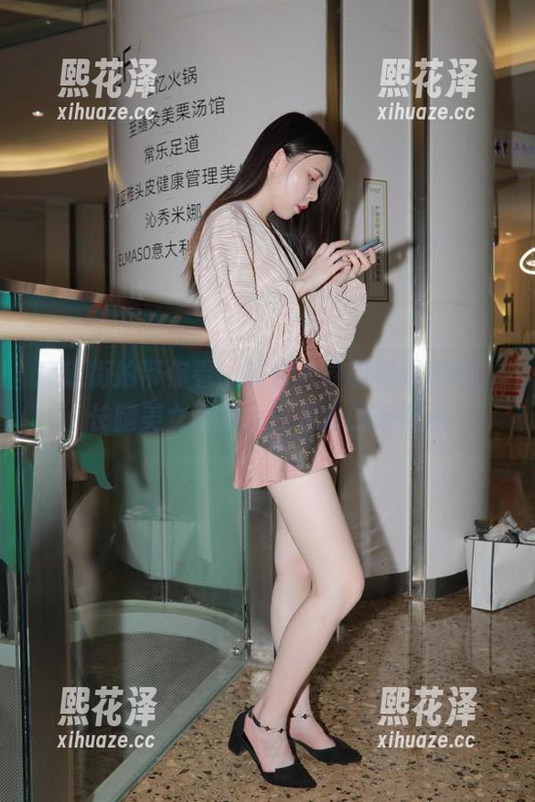 魔镜街拍带你看：社会各界的制服审美，长腿美女合集，满足你的好奇心